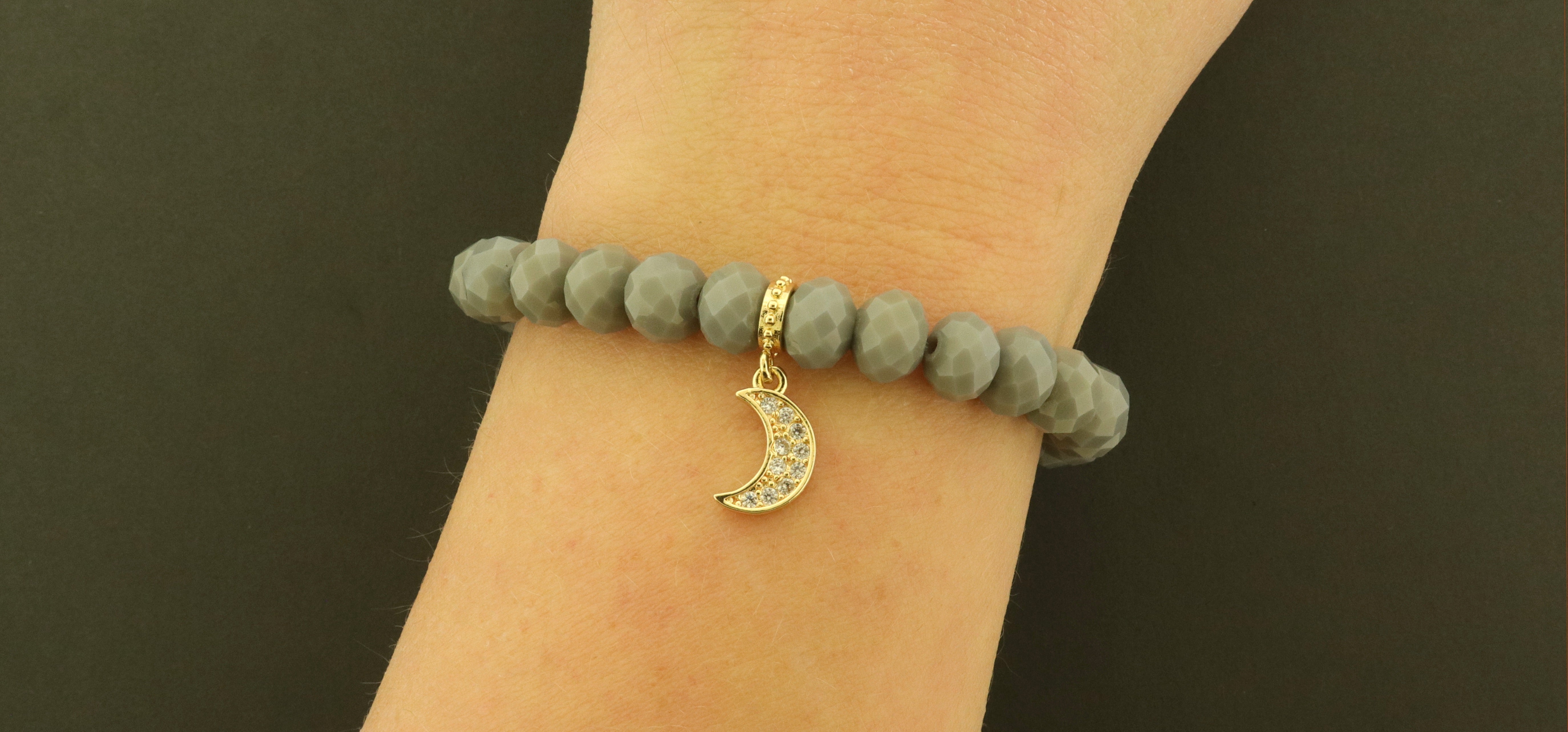 How to Make a Beaded Charm Bracelet