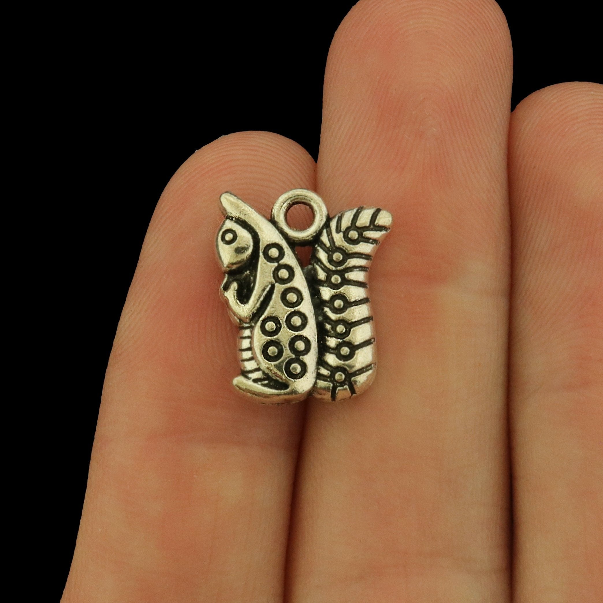 10 Squirrel Antique Silver Tone Charms - SC4027