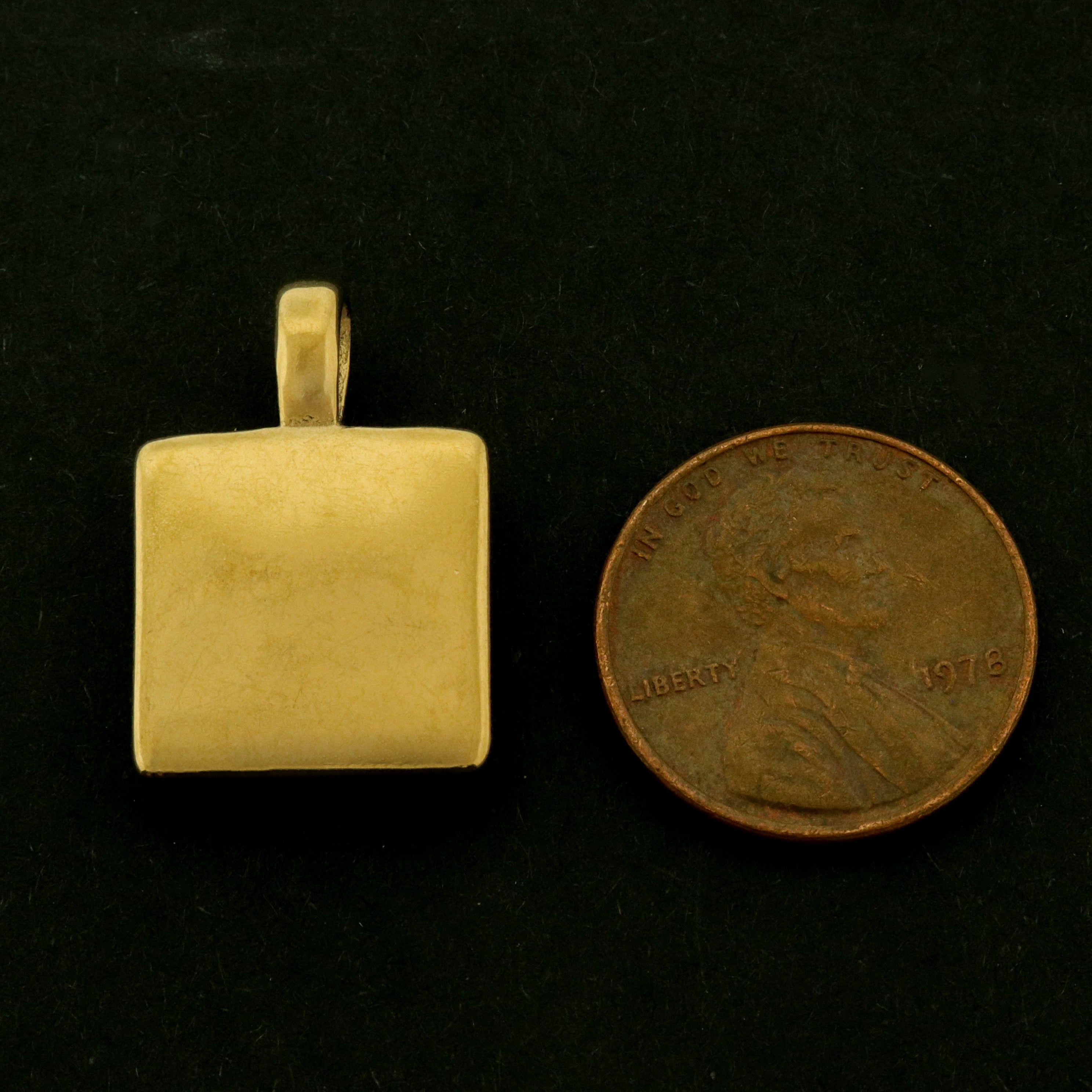 18k Shell Charm - Ocean Pendant - 18k Plated Stainless Steel - GLD1206