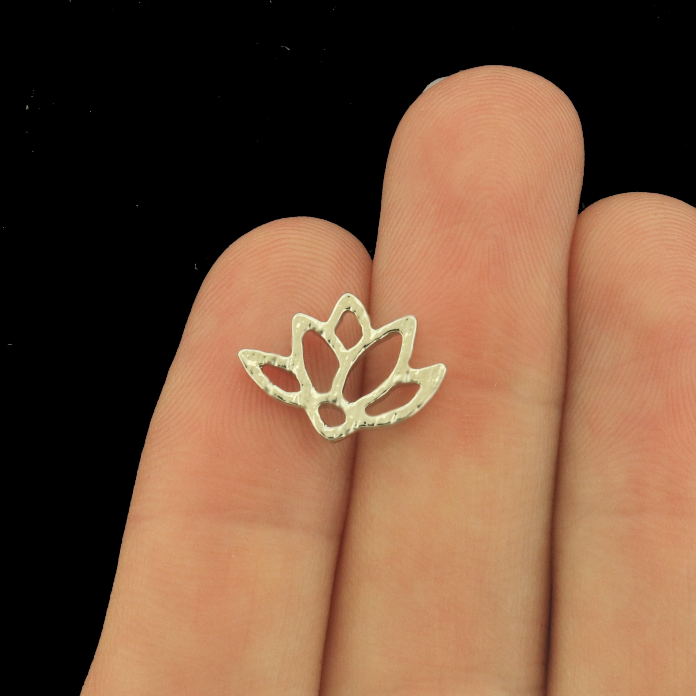 4 Lotus Connector Silver Tone Charms - SC7001