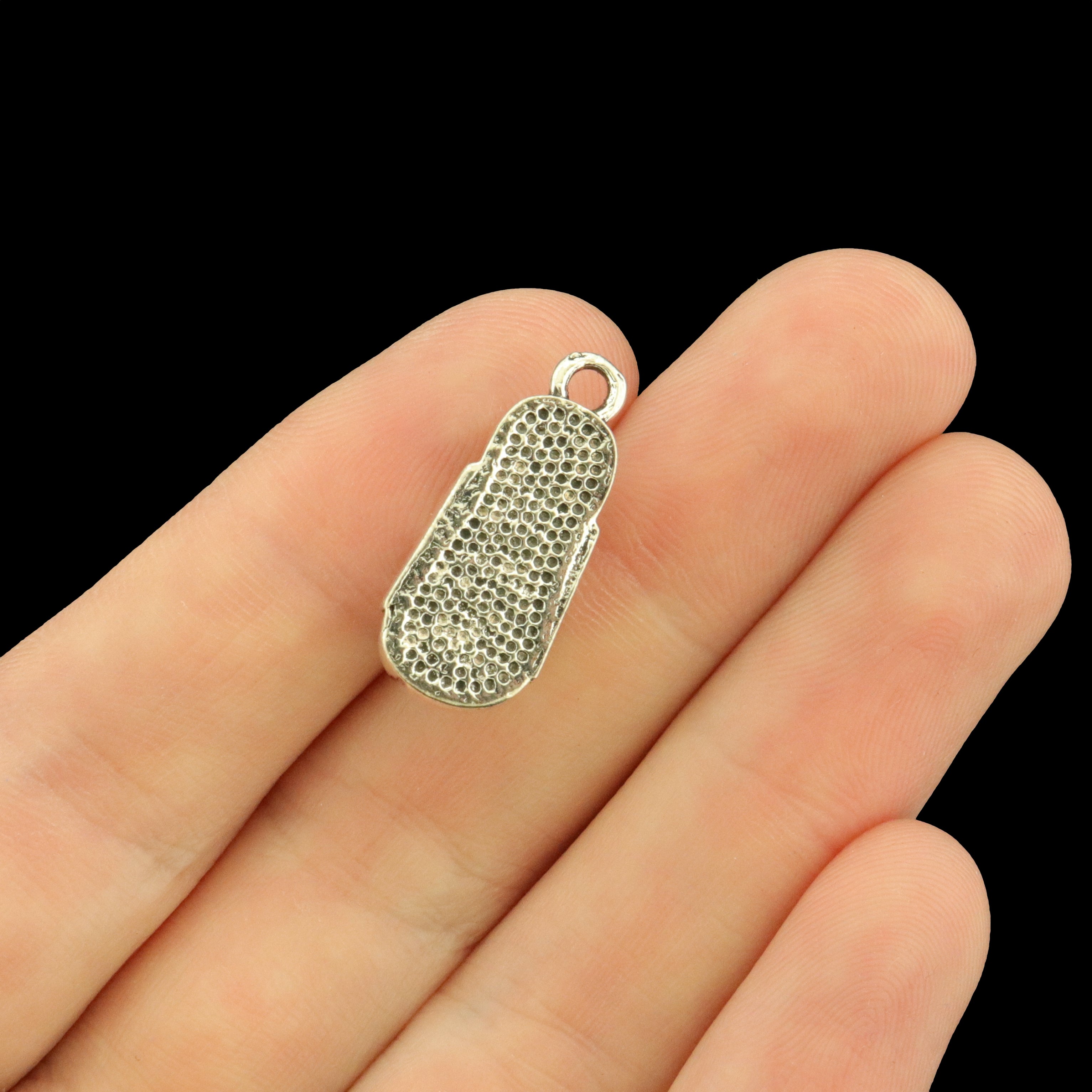 4 Sandal Antique Silver Tone Charms - Flip Flop - SC037