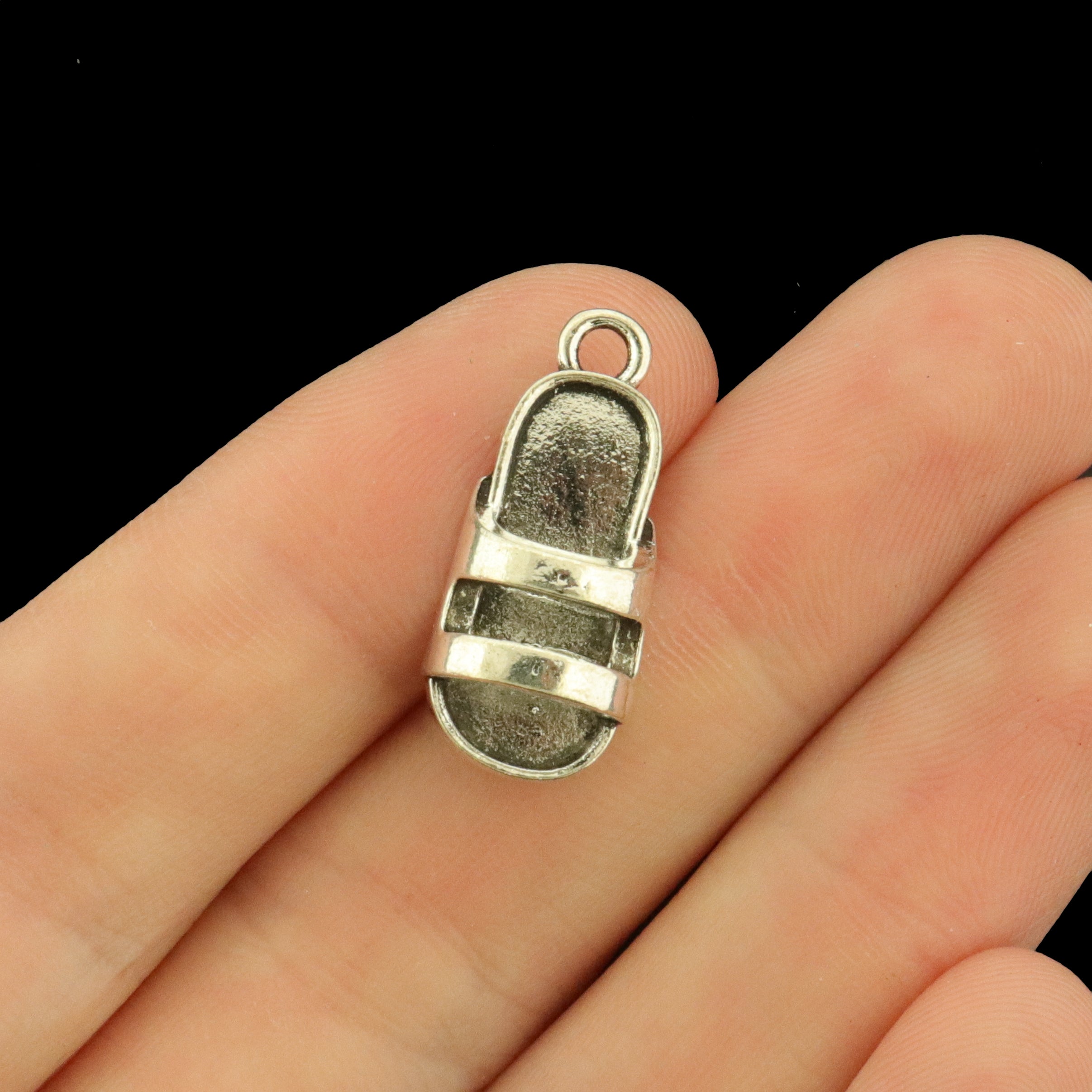 4 Sandal Antique Silver Tone Charms - Flip Flop - SC037