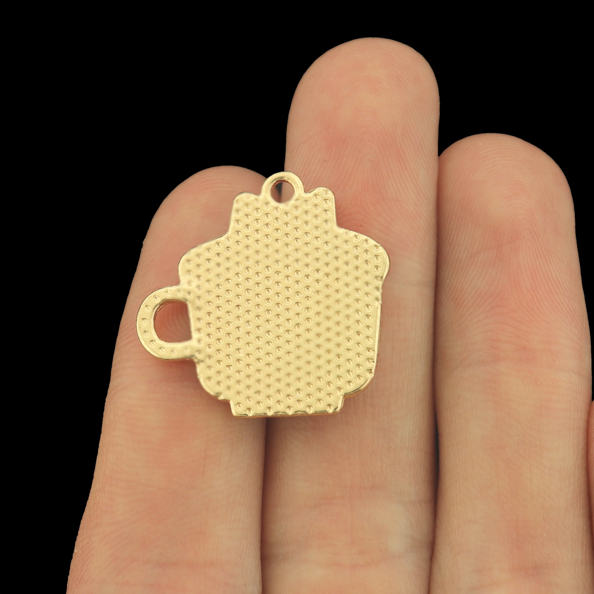 4 breloques en émail doré chat blanc - E1209