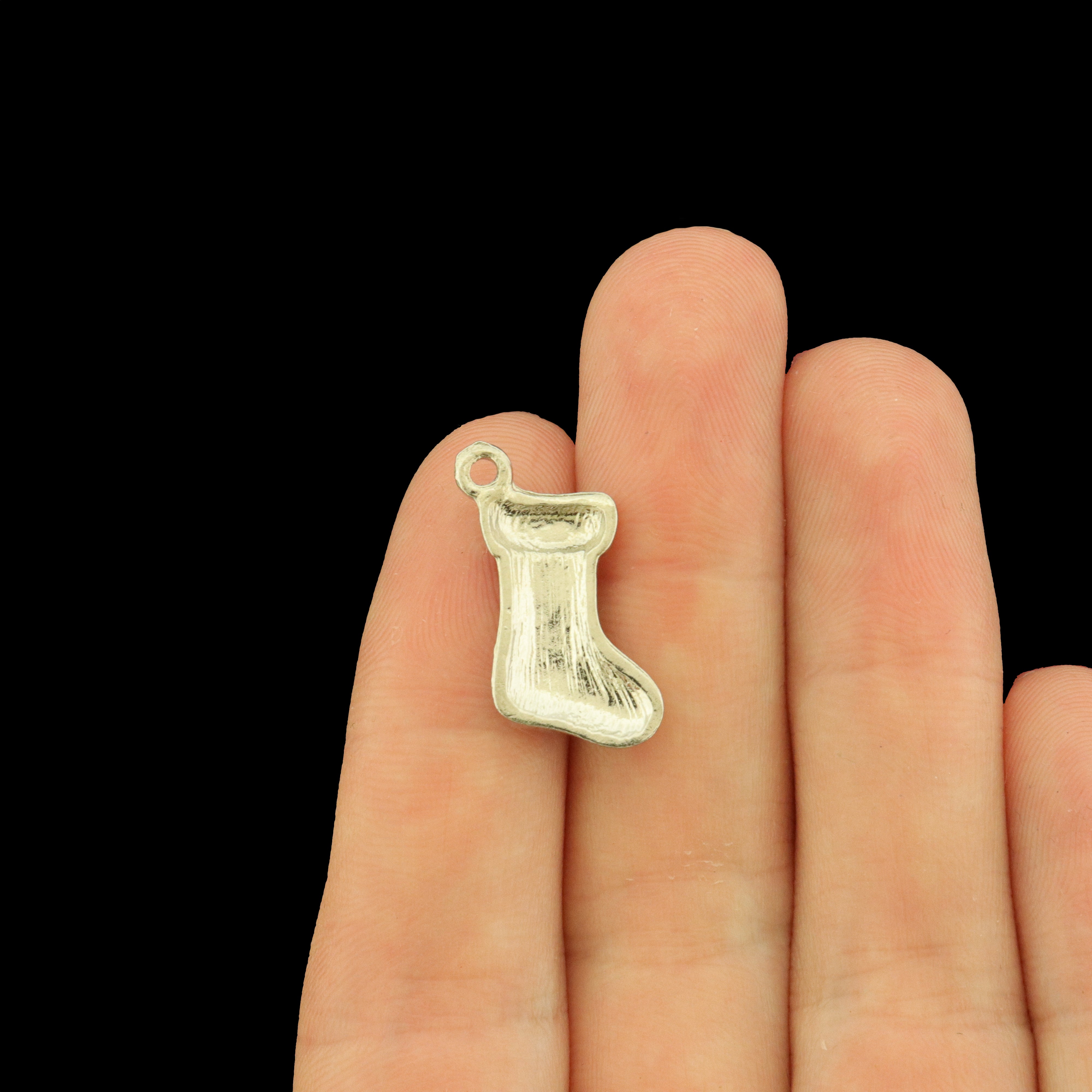 5 Christmas Stocking Silver Tone Enamel Charms with Snowflakes - E805