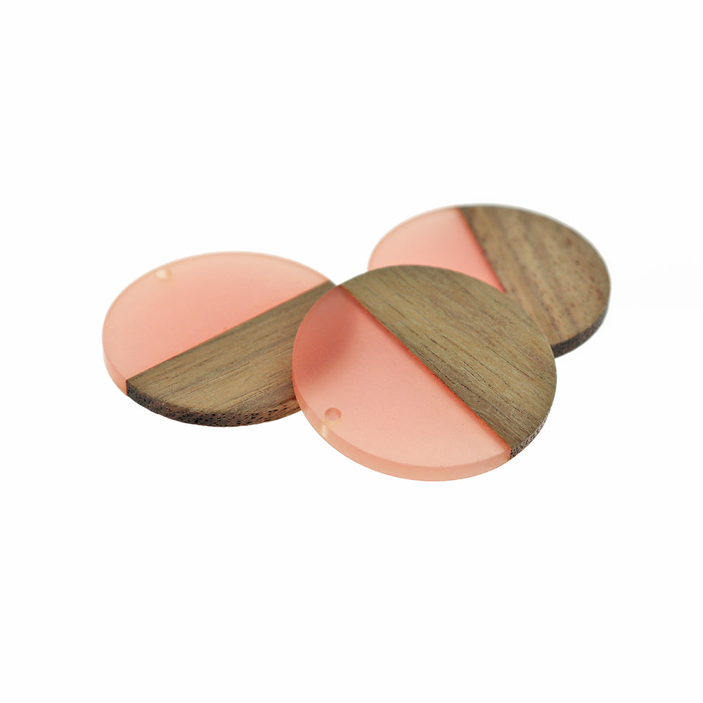 Breloque ronde en bois naturel et résine bleu roi 38 mm - WP076