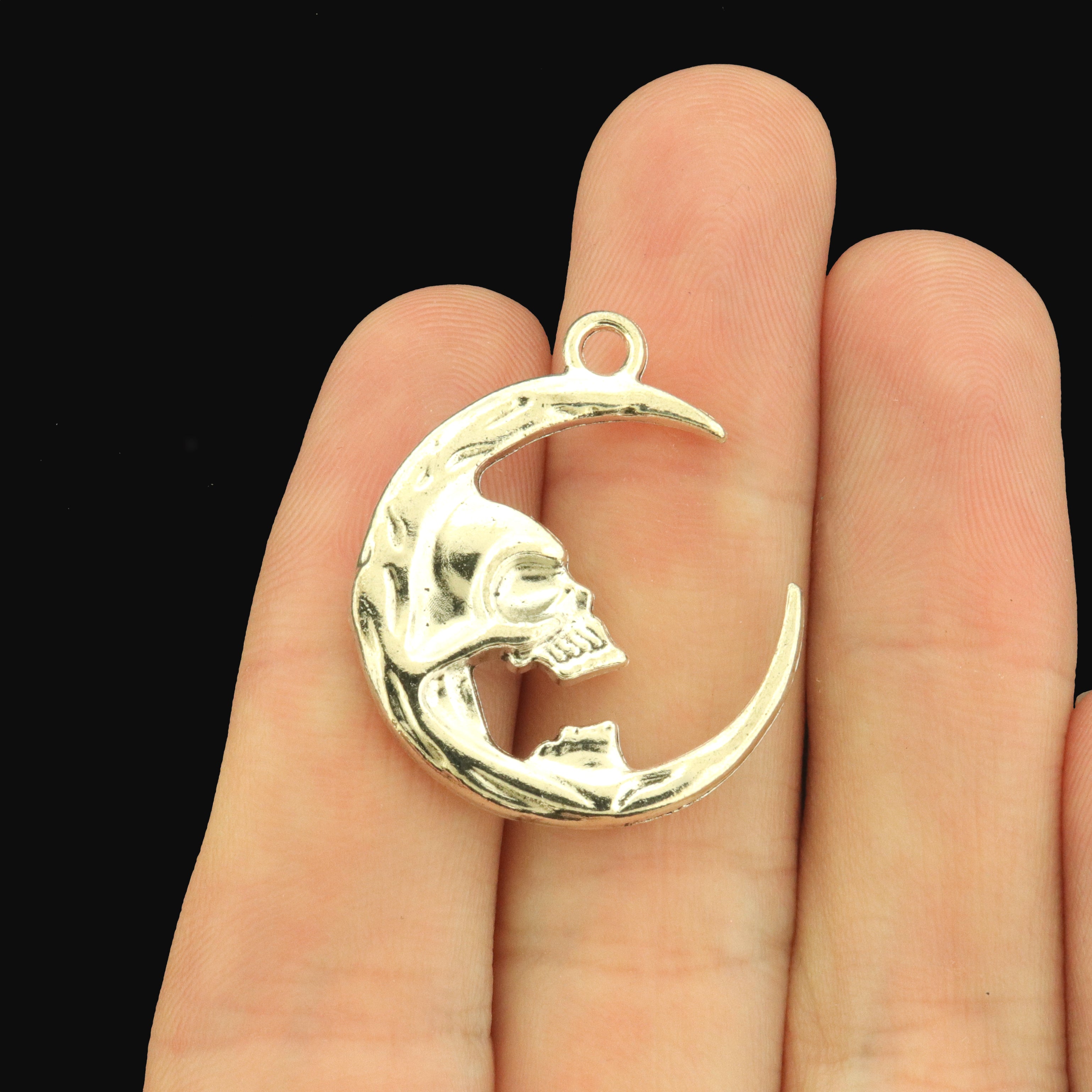 8 Crescent Moon with Screaming Skull Antique Silver Tone Charms - SC533