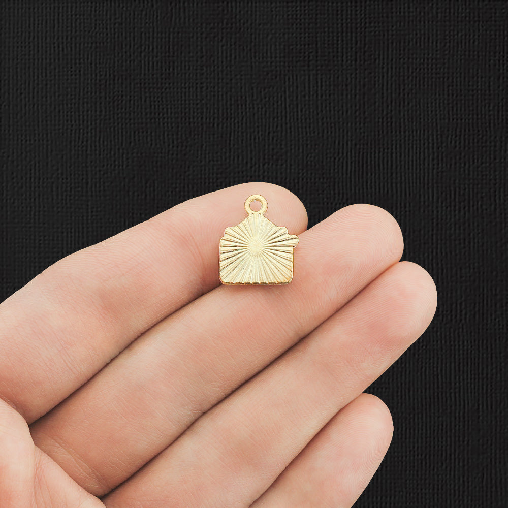 10 breloques en émail doré enveloppe coeur - E1150