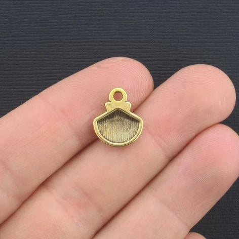 10 Seashell Antique Gold Tone Charms - GC260