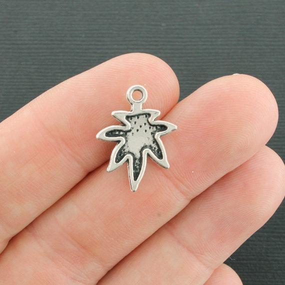 10 Weed Leaf Antique Silver Ton Charms - SC1070