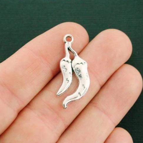 12 breloques de ton argent antique piment - SC5304