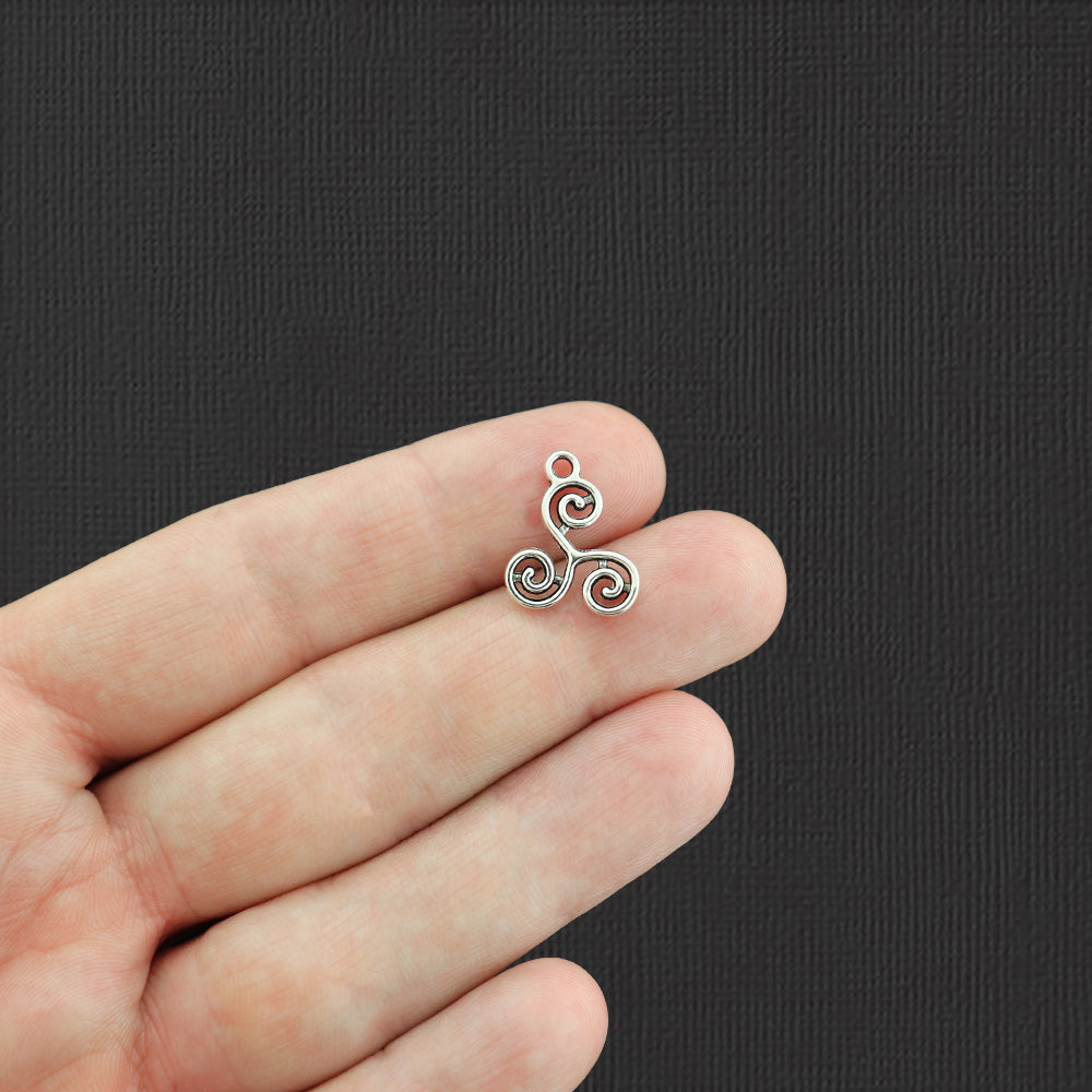 15 breloques triskele triple spirale ton argent antique 2 faces - SC5879