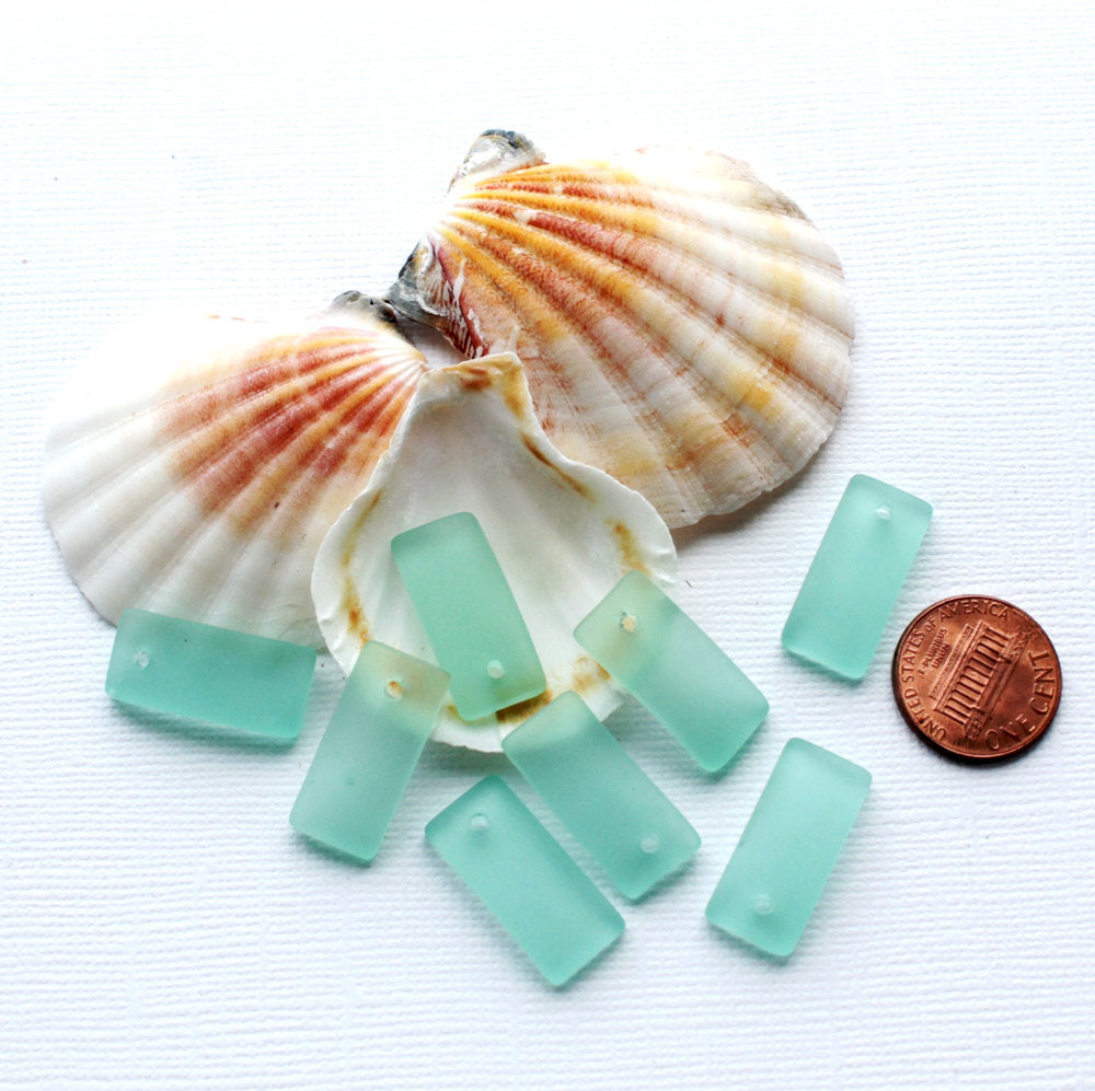2 breloques en verre de mer de culture rectangle incurvé bleu aqua - U073