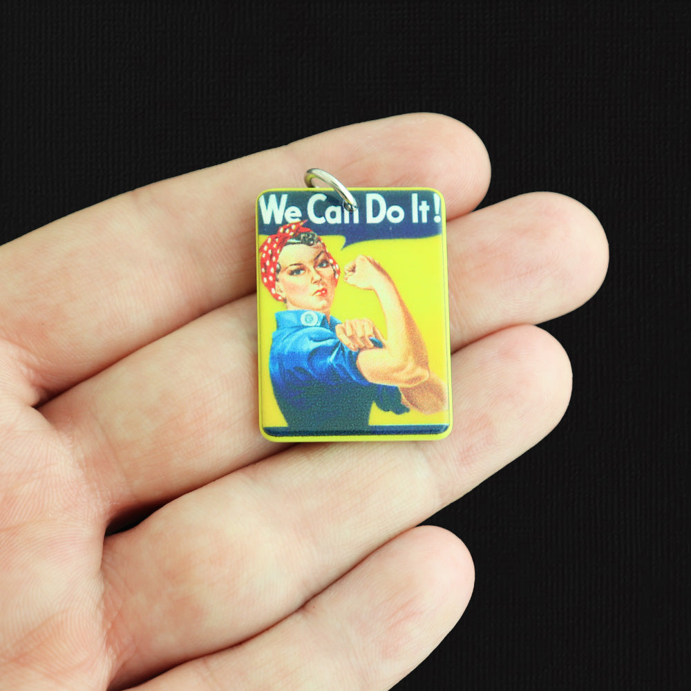 2 breloques en acrylique Rosie la riveteuse 2 faces - K674