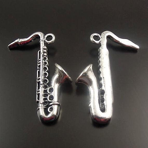 2 Saxophone Antique Silver Tone Charms 3D - SC1542