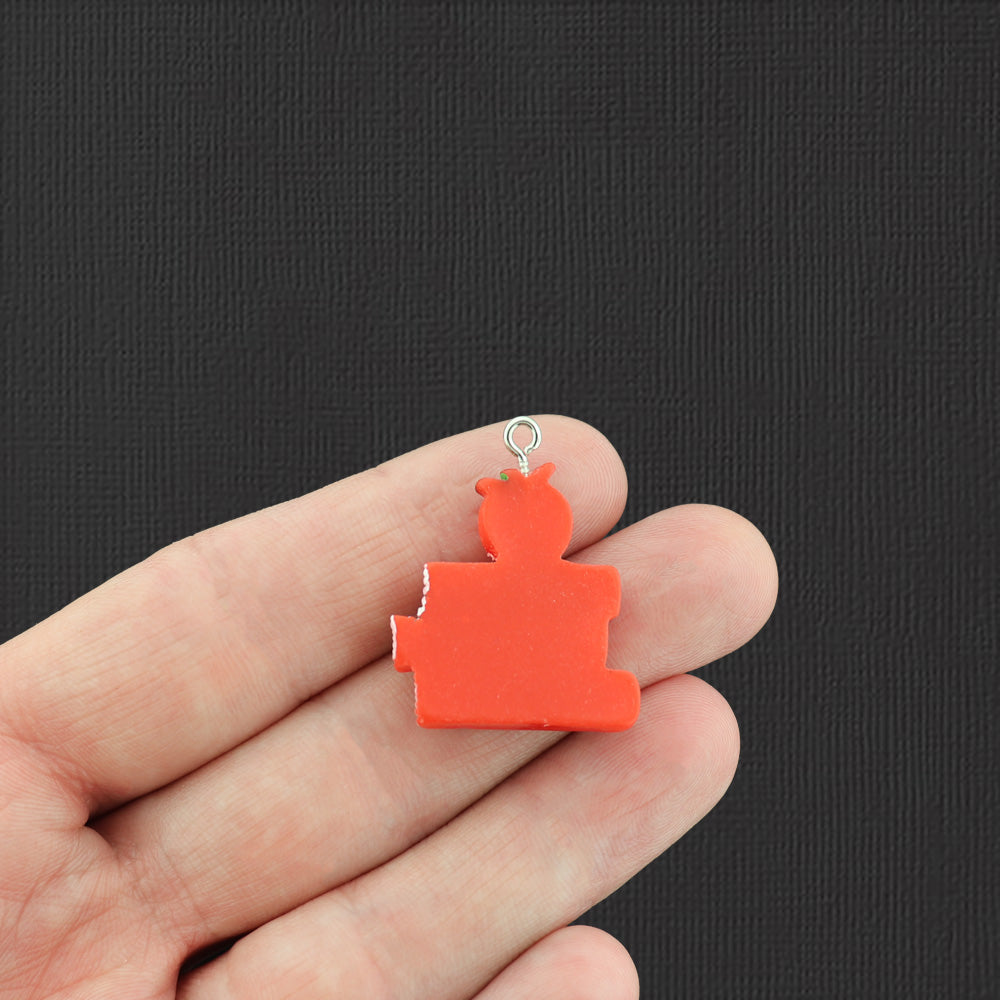 2 breloques en émail argenté livre d'école - E466