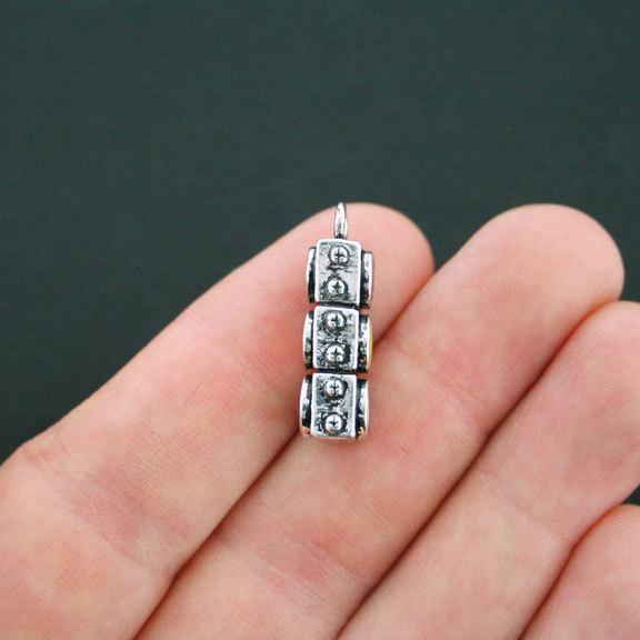 2 breloques en émail argenté 3D - E009