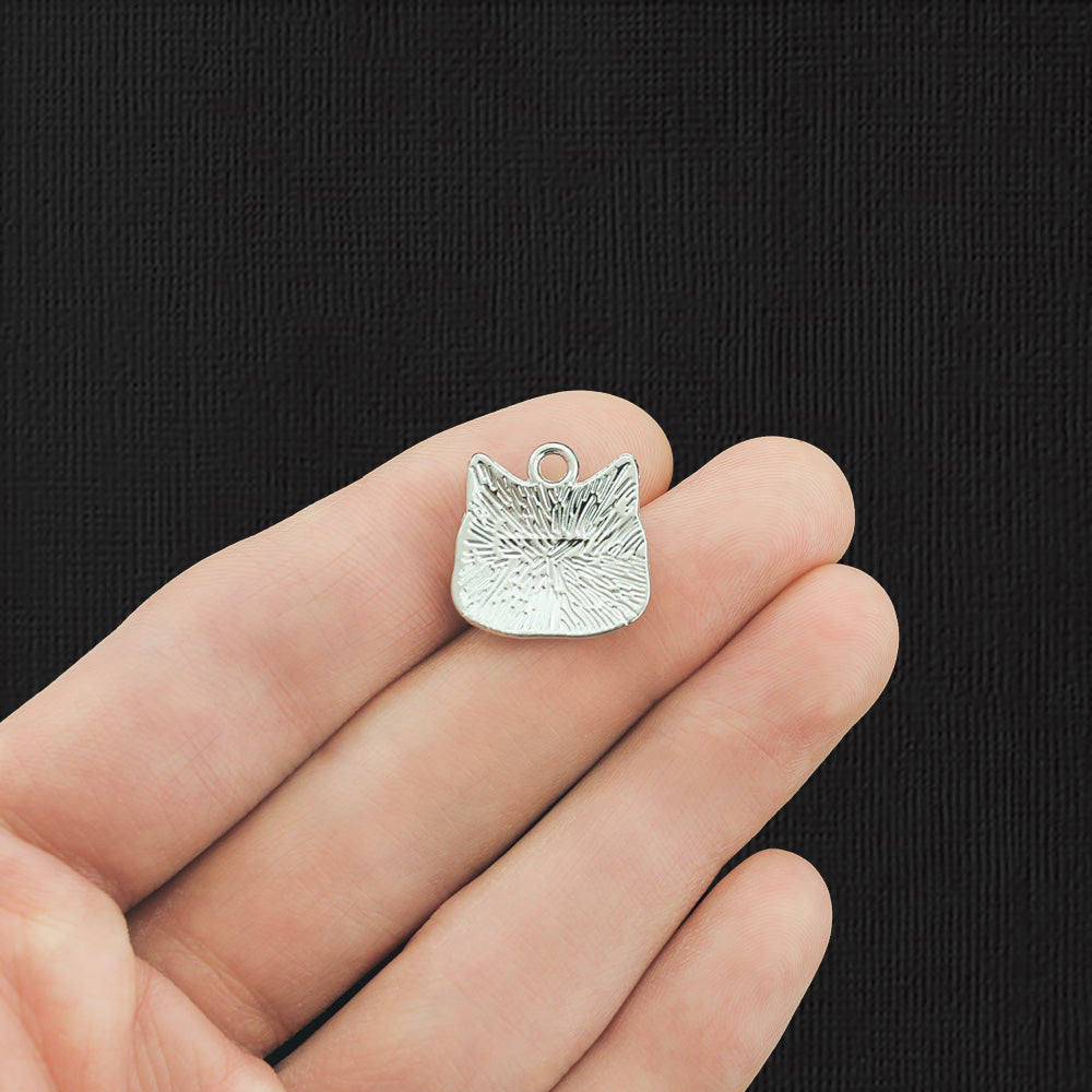 4 breloques chat en émail argenté - E1181