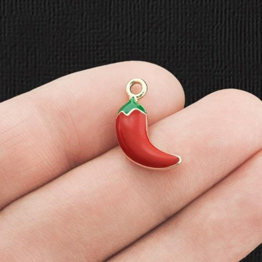 5 breloques en émail doré au piment - E1147