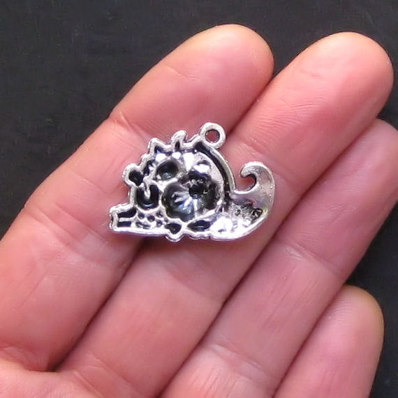 4 breloques argentées antiques de corne d'abondance - SC696