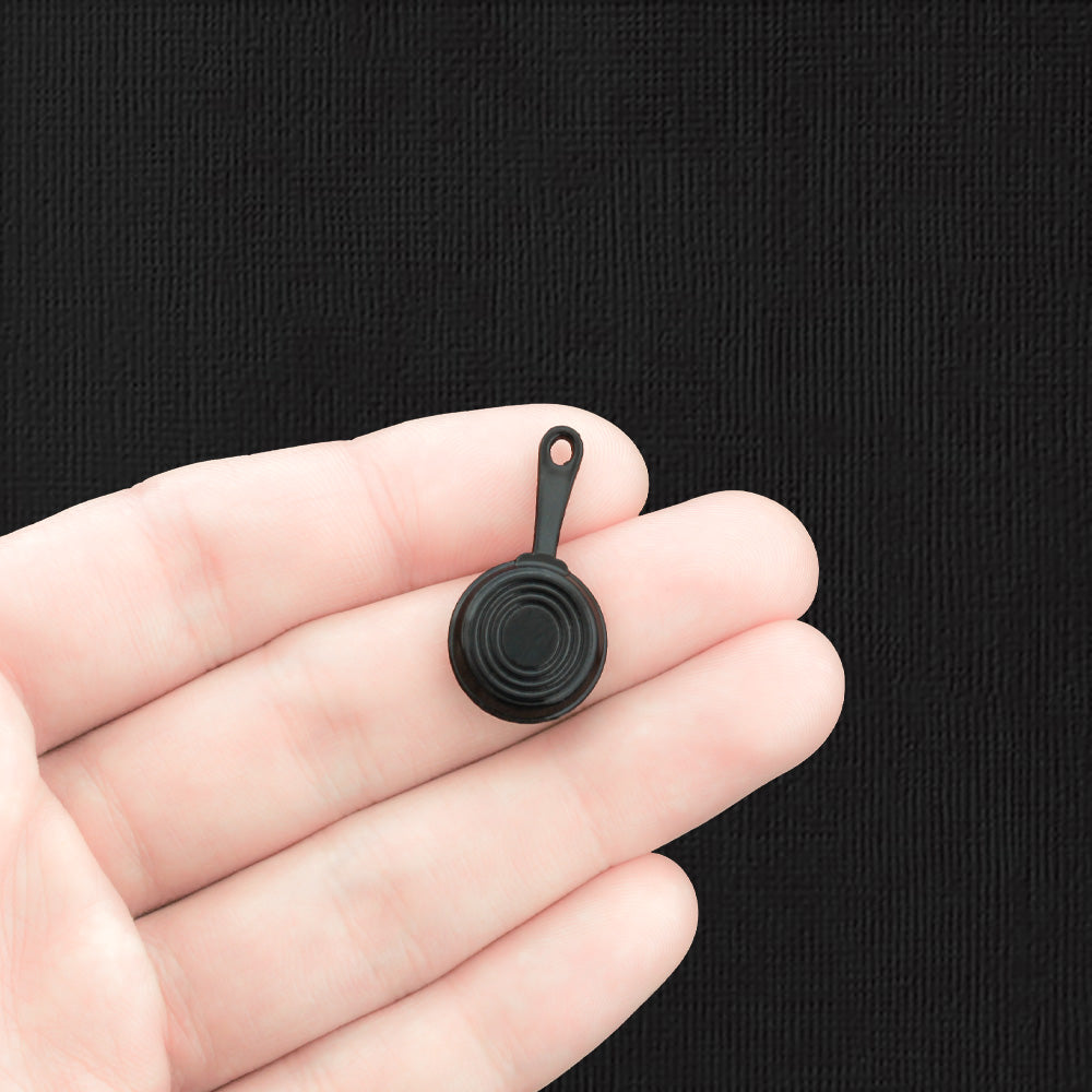 4 Frying Pan Egg Black Enamel Charms - E505