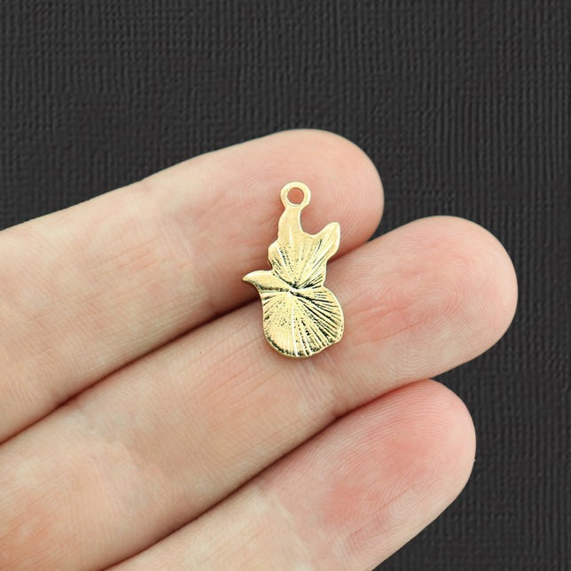 4 breloques en émail gris renard doré - E117