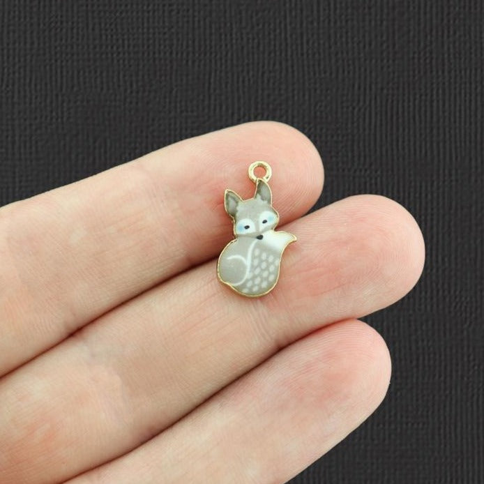 4 breloques en émail gris renard doré - E117