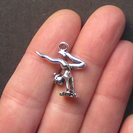 4 breloques de ton argent antique de gymnastique 3D - SC1355