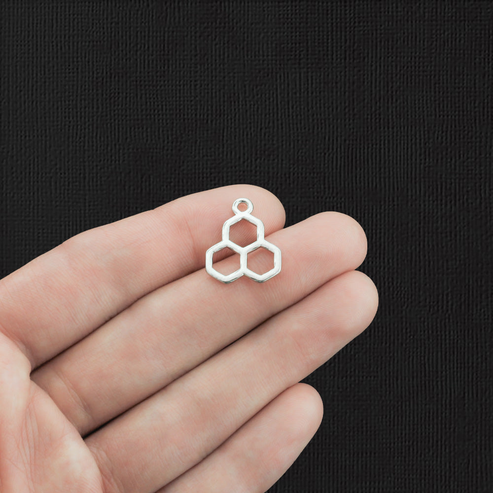 4 breloques en nid d'abeille argentées - SC524