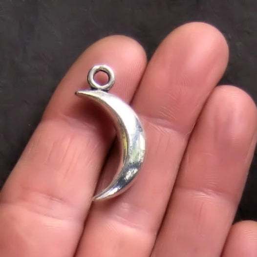4 Quarter Moon Antique Silver Tone Charms 3D - SC392