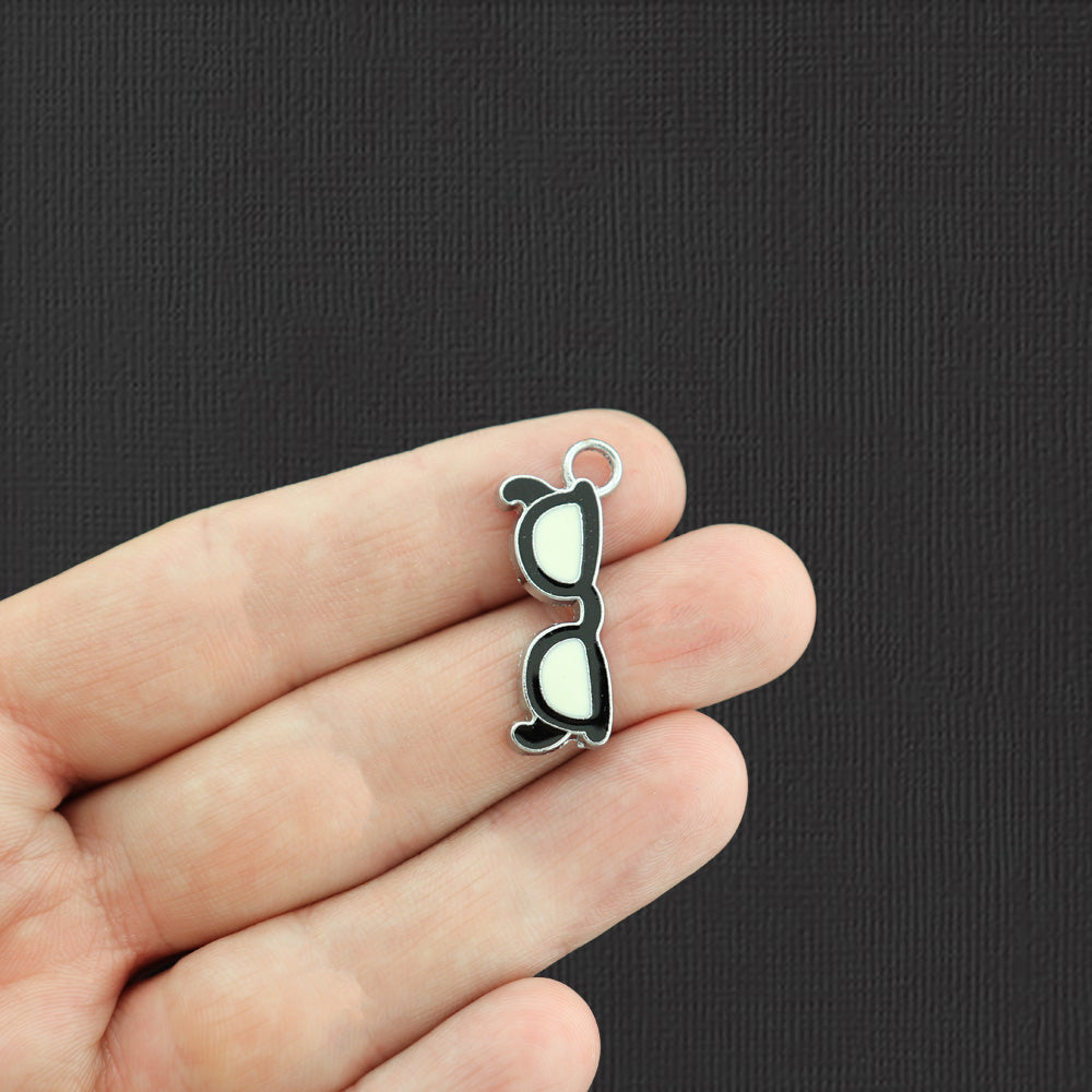 5 breloques en émail argenté pour lunettes - E1049