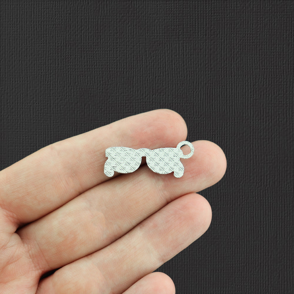 5 breloques en émail argenté pour lunettes - E1049