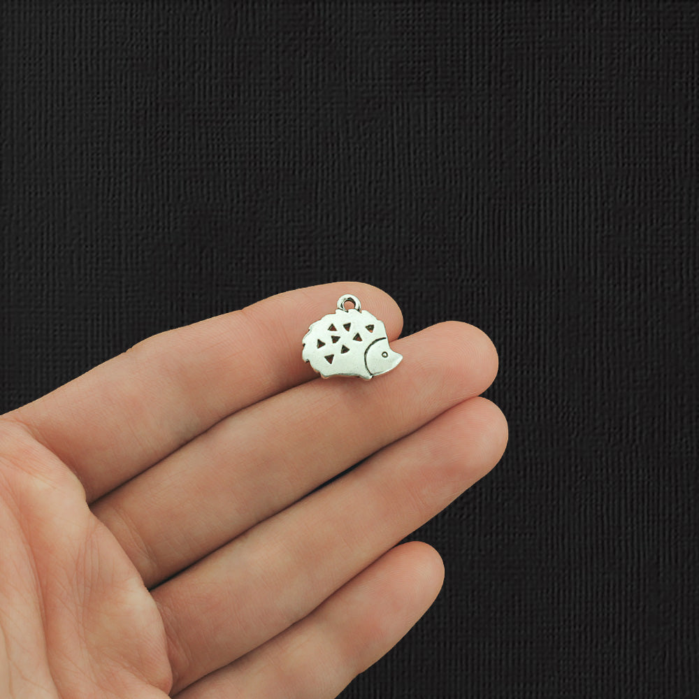 5 breloques argentées antiques hérisson 2 faces - SC383