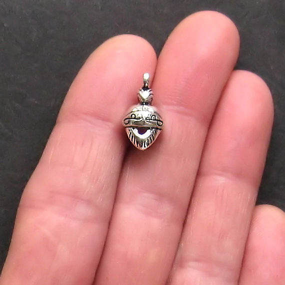 5 Medieval Helmet Antique Silver Tone Charms 3D - SC682