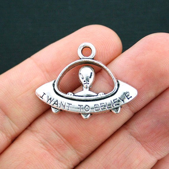 5 UFO Antique Silver Tone Charms - SC4187