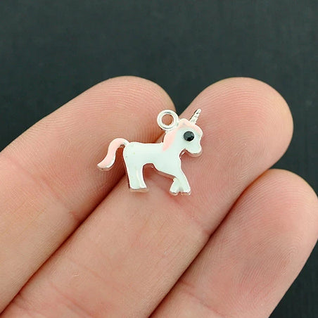 5 breloques en émail argenté Licorne - E203