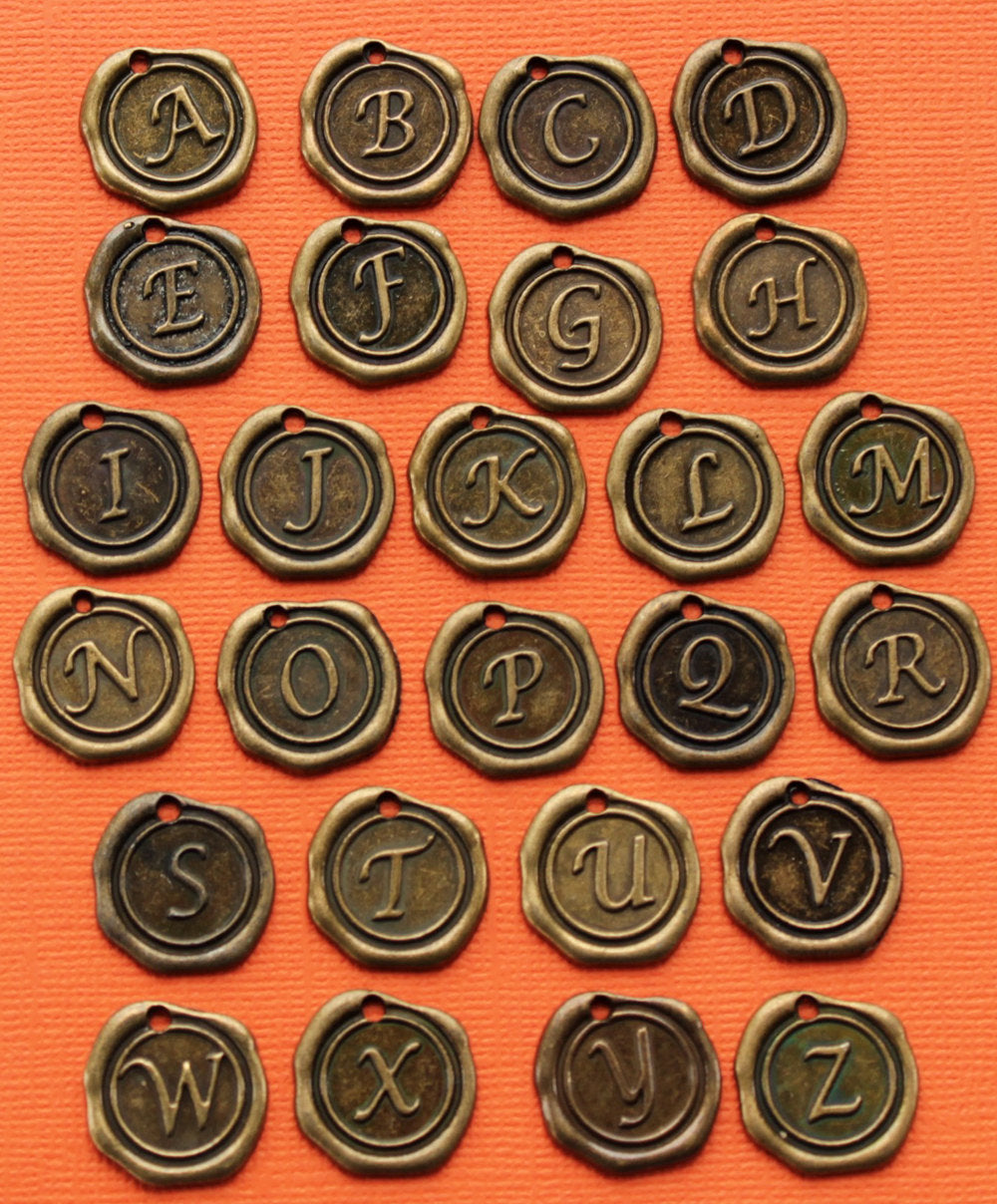 6 breloques de ton bronze antique de lettre de l'alphabet - Alpha3000