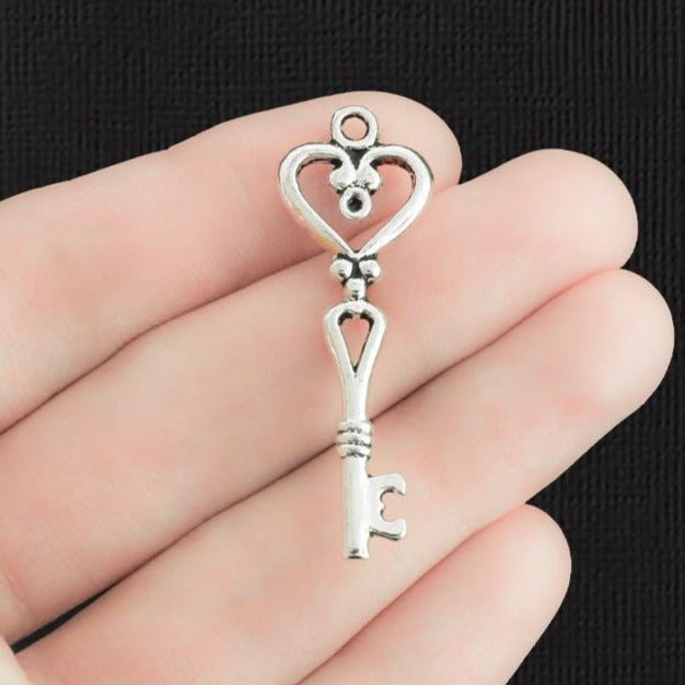 6 breloques argentées antiques clés 2 faces - SC1387