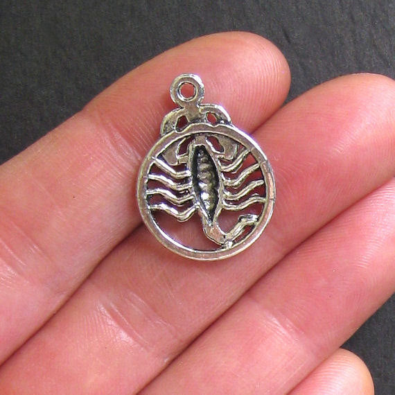 6 breloques argentées antiques Scorpion - SC295