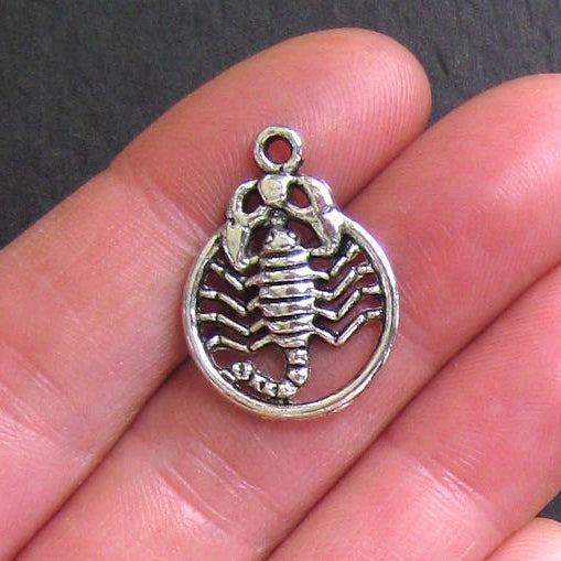 6 breloques argentées antiques Scorpion - SC295