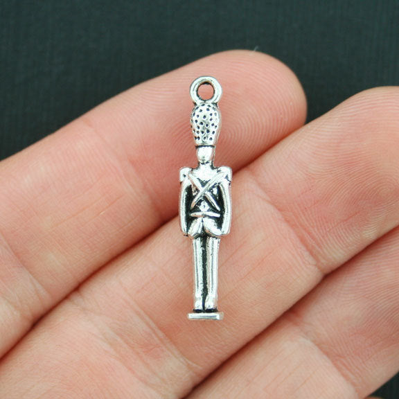 6 breloques argentées antiques de soldat 2 faces - SC3810