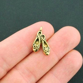 8 Ballet Shoes Antique Gold Tone Charms - GC819