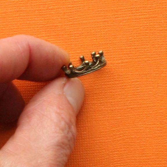 8 breloques de ton bronze antique couronne 3D - BC623