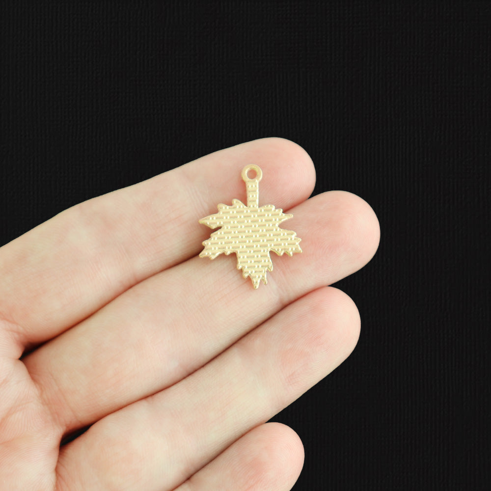 8 breloques en émail doré feuille d'érable - E1568