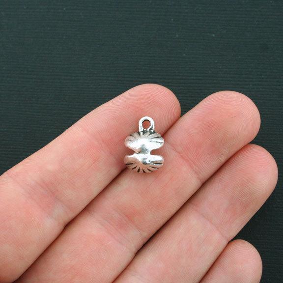 8 Oyster Antique Silver Tone Charms 3D - SC2442
