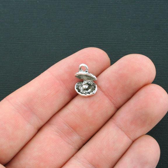 8 Oyster Antique Silver Tone Charms 3D - SC2442