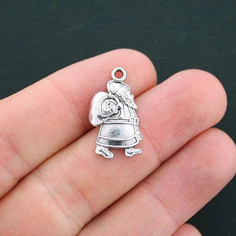 8 Santa Antique Silver Tone Charms - XC030
