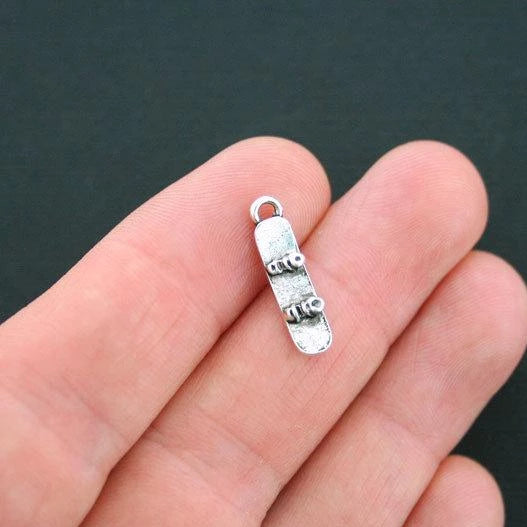8 Snowboard Antique Silver Tone Charms 3D - SC2095