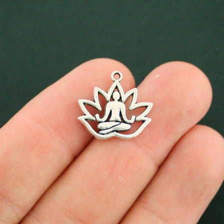 8 breloques de ton argent antique de méditation de yoga - SC770