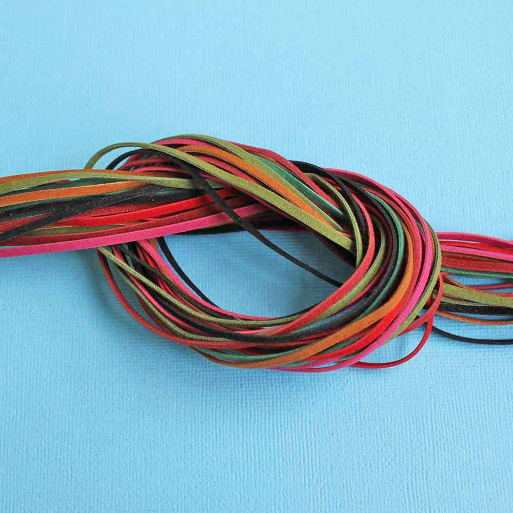 BULK Assortiment de cordons en faux suède 25 verges - 3 mm - Z500