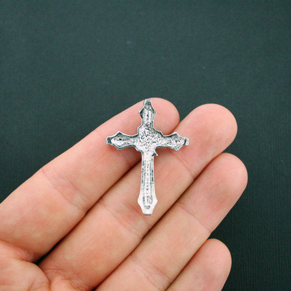 Charme en émail argenté antique de croix celtique - SC5806